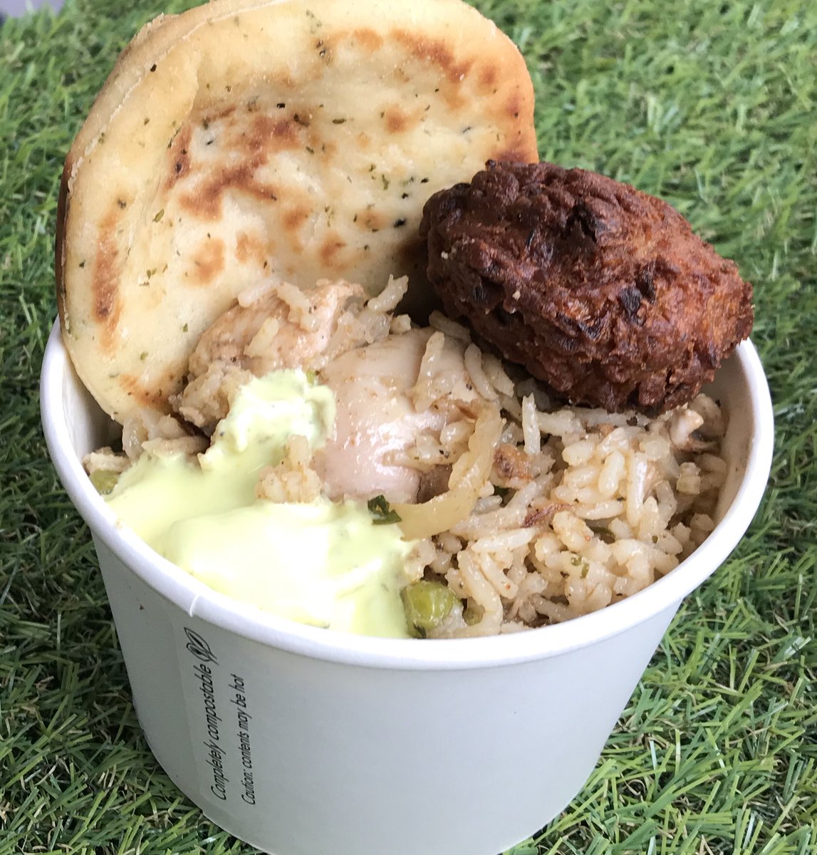 KGS1561's tweet photo. 🍲Want to know what's on the menu @KGS1561? Our #lunchtime #BigPan 🧑‍🍳option is back as tasty &amp; popular as ever with students &amp; staff. This week we're serving delicious #pilau chicken🐔with a range of Indian accompaniments @KGS_HeadofFirst @KGS_Wellbeing 😋🥘🍗#schooldinners https://t.co/BSLvbyD5ux