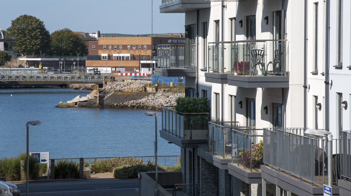 Look at that view! 👀 
You could be looking at this every day when you buy a property at #QuadrantWharf in #Millbay, a development by the English Cities Fund. 
Talk to a member of our team and visit quadrantwharf.co.uk/properties/ for more information.