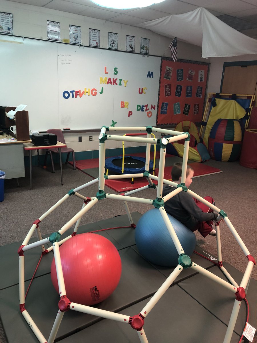MWildermuth4's tweet photo. A well deserved brain break #sensoryroom #UDBestDay https://t.co/bjhjRWNiFK