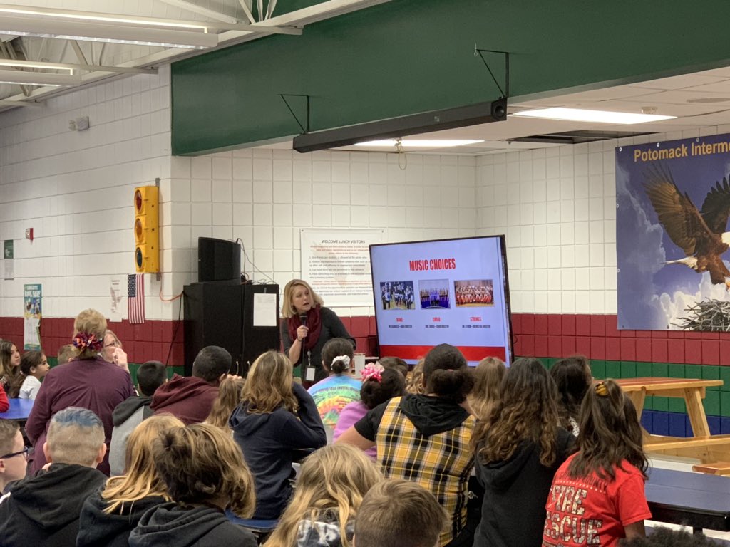 AmandaBillmeyer's tweet photo. Thank you to SMMS for visiting us today to explain class choices and differences in intermediate and middle schools. #PotomackAIR #FuturePatriots https://t.co/4lVd1hjYax