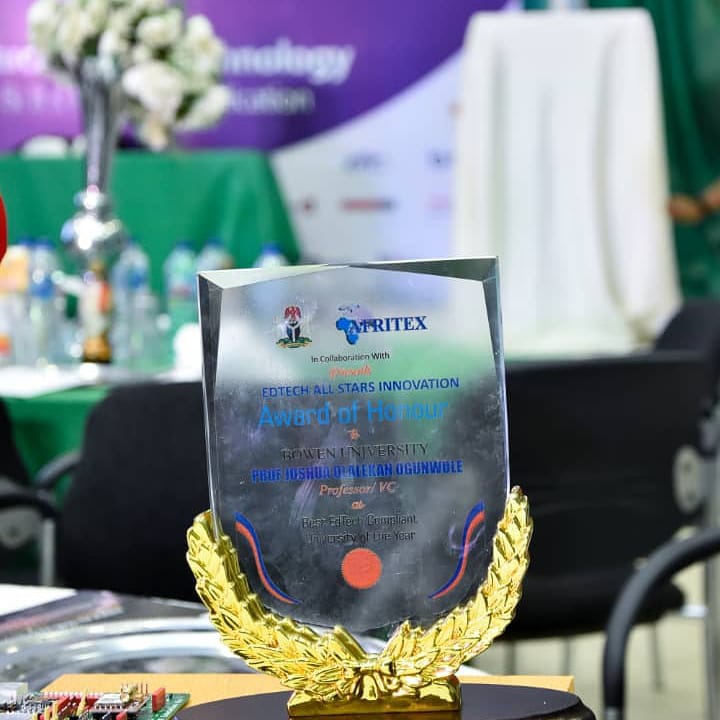bowenuniversity's tweet photo. Bowen University bags yet again another award as the;
"2020 BEST EDTECH COMPLIANT UNIVERSITY OF THE YEAR"
We are a moving train; gradually heading towards a BOWEN, where the PACE IS SET.
Bowen University – Excellence and Godliness
#edtech #afritex #awardwinning #bowenuniversity https://t.co/UbzvER2ewZ