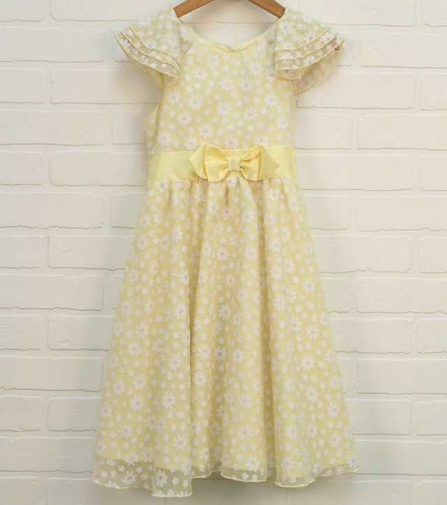 This butter yellow dress is twirly and perfect for spring! (Size 7)

#secondhandfirst #sustainablestyle #twirl #fancy #partydress #holidaydress #dressesareforeveryone #springstyle #eco #ispyclothing ift.tt/2Q4moJo