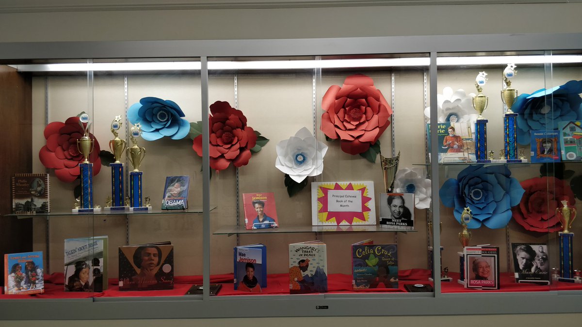 nps_parkelem's tweet photo. Park Elementary Celebrates #WomensHistoryMonth with a beautiful display tribute! @NPSvoices #WomenInSTEM #Education #Teacherlife https://t.co/J9rN9DEHiT
