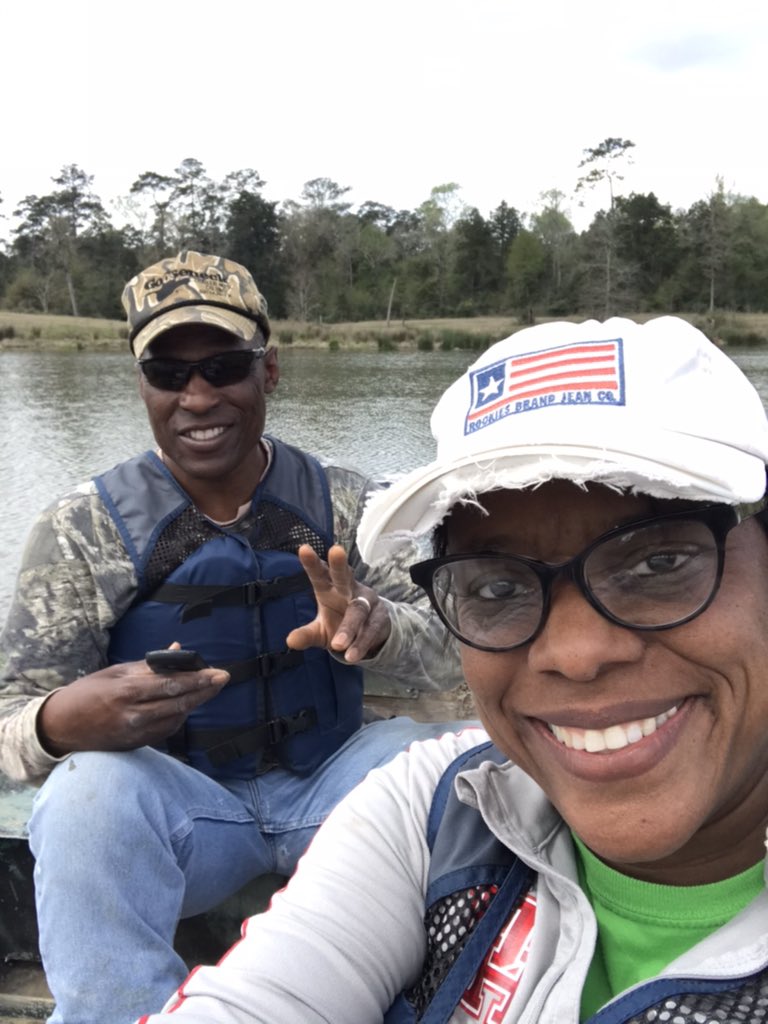 CalandraLewis91's tweet photo. Spring Break with my hubby has been great! Work! Work! Work! Happy Spring! #Fishing #StorageCleanOut #FleaMarket https://t.co/5f7AnbFsmA
