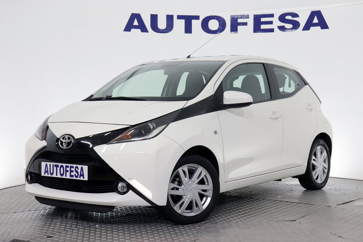 #NovedadAutofesa ¿Buscando un coche para moverte por la ciudad? Mira este Toyota Aygo de 2015 con motor de gasolina de 70 CV. Por solo 6.800 €. #cochesdeocasión

👉 autofesa.com/coches-ocasion… 👈