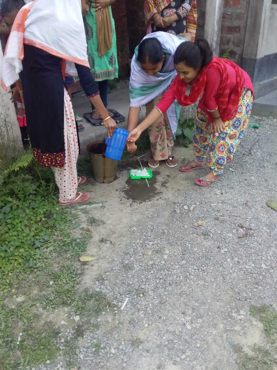 ArpitaSaha94's tweet photo. Handwash demonstration will fight infections and boost nutrition. Community members and children's were involved in discussion on hygiene &amp; sanitation #PoshanPakhwada2020 #POSHANAbhiyaan @MinistryWCD @POSHAN_Official @PoshanAssam  @dcofficedhubri @SPreraks https://t.co/IoTXLomtMX