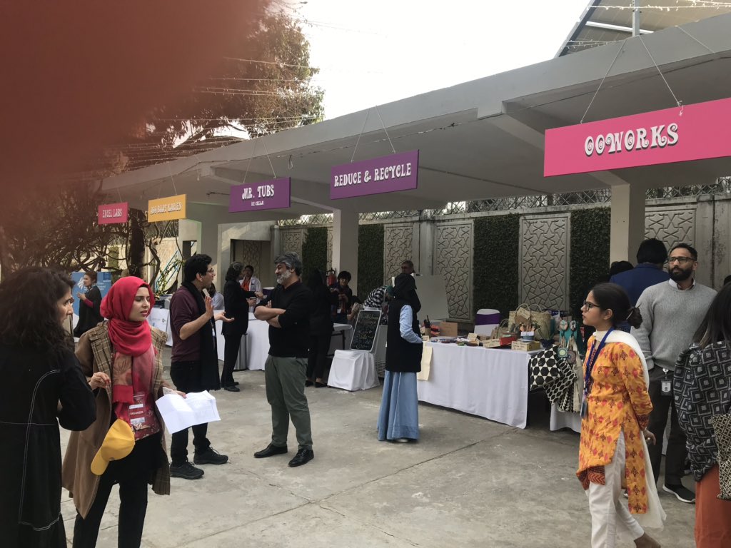 falk0x's tweet photo. A delightful&amp;vibrant atmosphere in WB office in keeping with the passion imbibed by @Illango_WB done wonders with his diligent team in a nationwide campaign4 #GLWE &amp;brought multiple stakeholders together4financial inclusion/empowerment of women-hope2replicate in @GOPunjabPK soon. https://t.co/5qPkU9BKtw