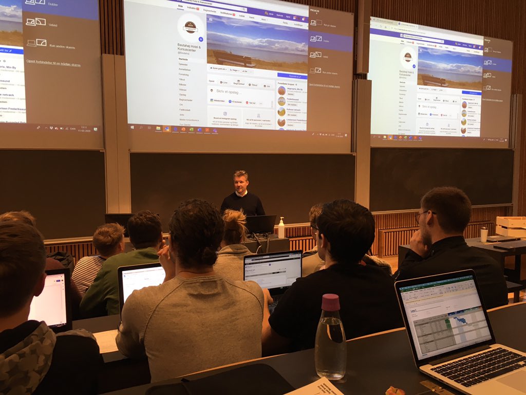 Patrick_Zaubitz's tweet photo. Bautahøj forsøger med Innovation Pilot at skubbe til grænserne for bæredygtighed i konferencebranchen. Som del af BB 2.0 pitcher Jakob overfor grupper af DTU-studerende, der skal se på en holistisk løsning af etableringen af eget vaskeri drevet med solenergi og opsamlet regnvand. https://t.co/XVHbowrBED