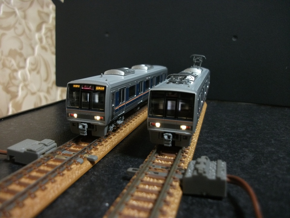 自称207系オタクが弄るトミックスの207系 転幌はカトーの221系リニュ車