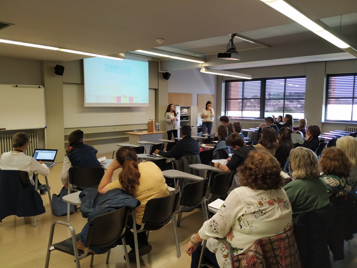 Educacion_2020's tweet photo. ¡Arrancamos con las primeras #BuenasPrácticas del día en el #SimposiumBcnEdu!

¡Gracias @ProyectoEBI @colemontse Escuela Básica da Várzea de Sintra y @ieavdp! 🥰🥰 https://t.co/mq3vPgpZq5