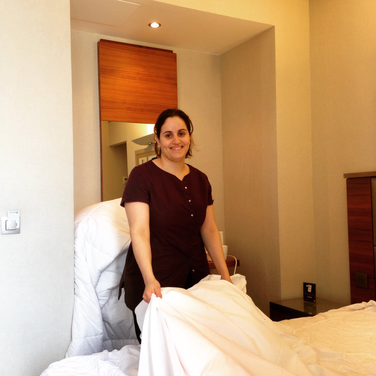 BerneOpera's tweet photo. Toute l'équipe de l'hôtel Berne Opéra vous attend avec le sourire !!!! 😀🛀🛌🛎️ #Hotel #Paris #Smile #Welcome #Happiness #Booking 
https://t.co/jJyFcNCl2B https://t.co/LYhkA9Voof