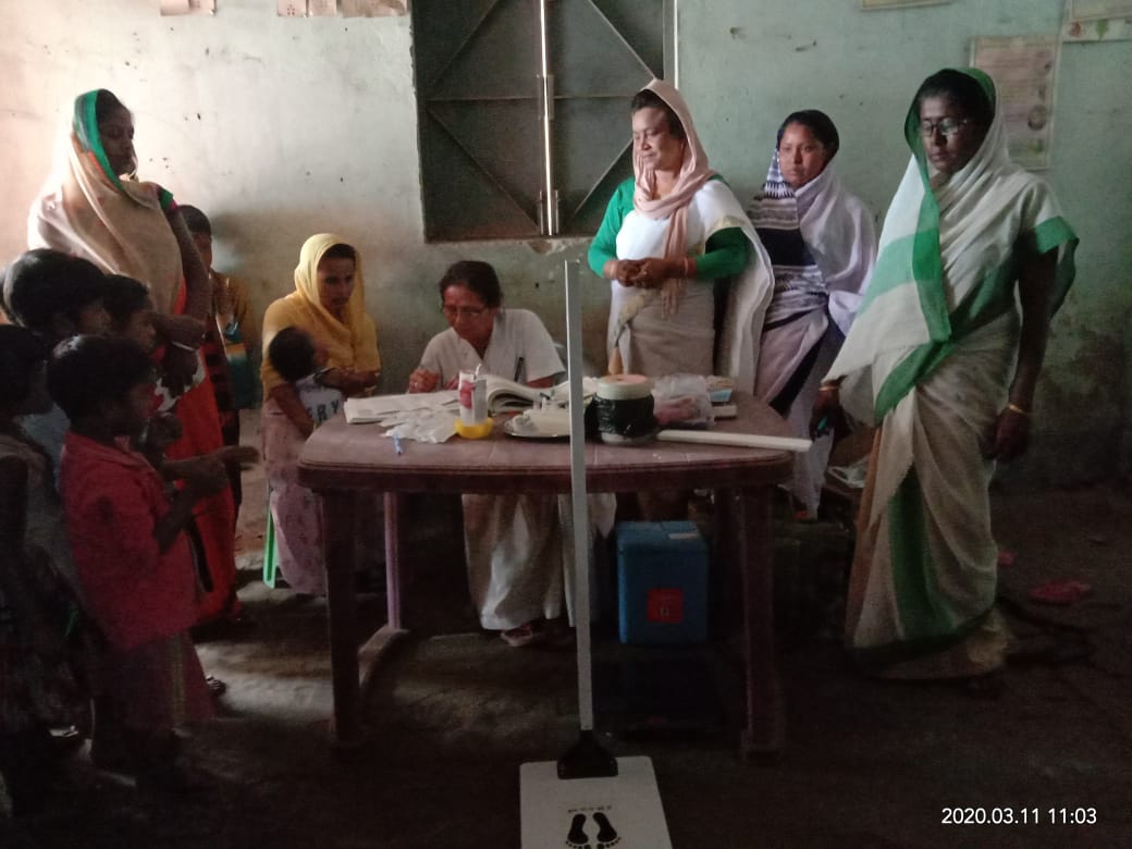 SPreraksNE's tweet photo. AAA participated in VHSNDs in Nagaon district, Assam. Counselling was given to pregnant women &amp; lactating mother's. Growth monitoring of mothers &amp; children was focused #PoshanPakhwada2020 @MinistryWCD @PoshanAssam @POSHAN_Official @SPreraks https://t.co/Zsosv5c07G