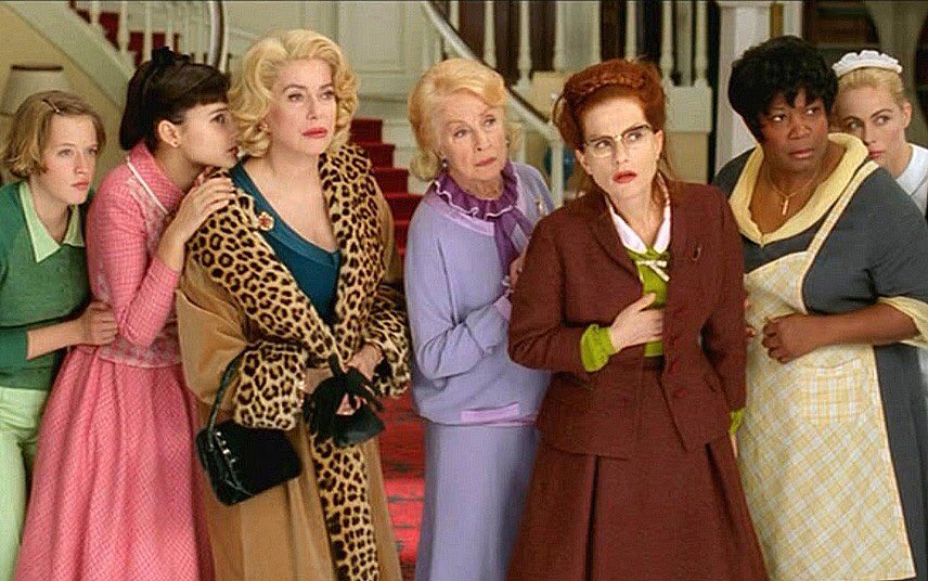 катрин денев фанни ардан 8 женщин фильм. см 8 женщин. 8 женщин фильм 2001. франсуа озон 8 женщин. катрин денёв в фильме 8 женщин.