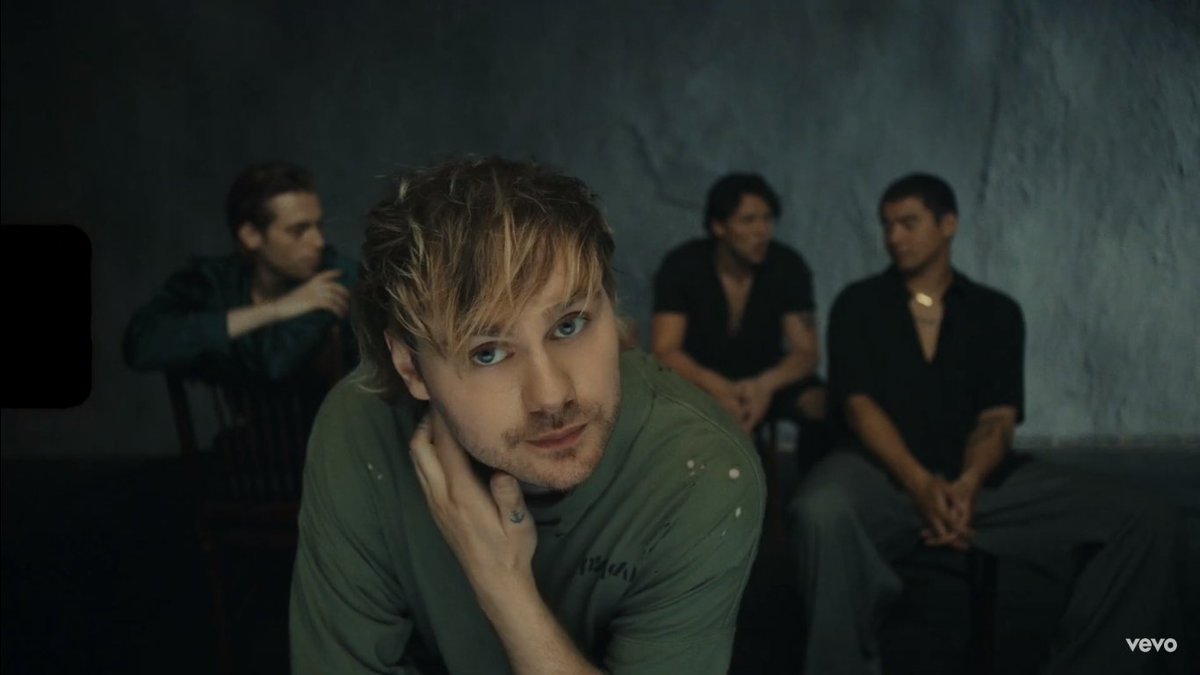 #OldMe // MUSIC VIDEO 

youtube.com/watch?v=i0jZJt…