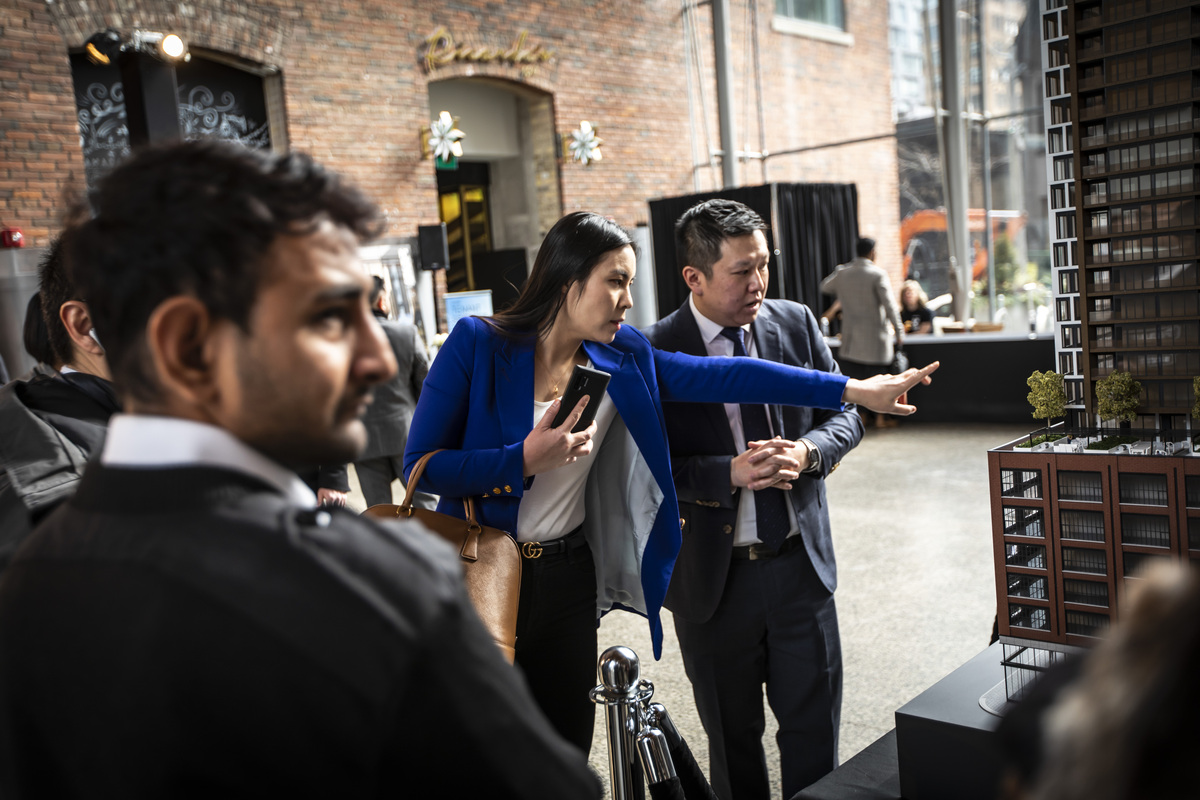 CentreCourtInc's tweet photo. Everyone is picking their units at 55 Mercer. Be sure to pick yours before they are all sold out. 

 Visit our website to learn more: https://t.co/9OoJINKyDR

#55Mercer #Toronto #RealEstate #Condos #CentreCourt https://t.co/APJTZ2paRS