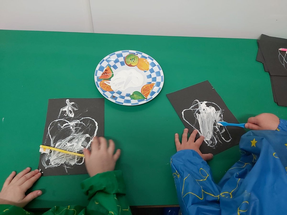 TheRoseGardenDN's tweet photo. Our little ones have learnt about visiting the dentist and have drawn teeth today #RG https://t.co/GfUguT9vu4