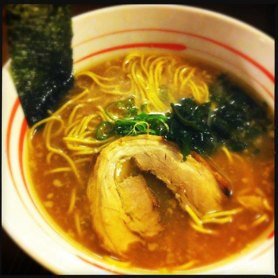 RentTopApartmen's tweet image. Triple and perpetual boiling in Ramen-Ya Hiro: the kitchen is a steam locomotive. 🍜 We have some broths that have spent ten hours simmering and with a handmade pasta. 📸Ramen-Ya HIRO #Barcelona #Barcelonaguide #Barcelonafood