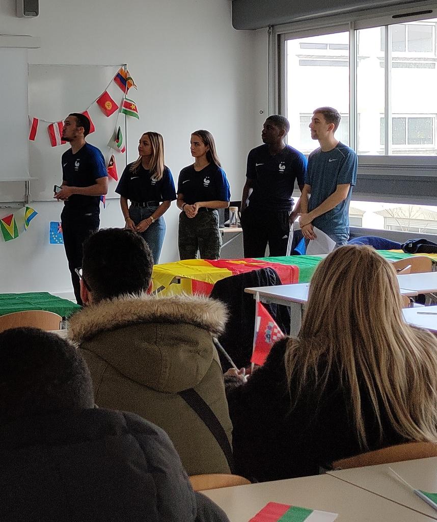 IUT_Sceaux's tweet photo. I-Days (International Days) à @IUT_Sceaux @UnivParisSaclay: présentation de cultures différentes, French World Cup, communauté U-report, poursuite d'études... Quelles découvertes pour nos étudiants! https://t.co/AZkohsSMAA