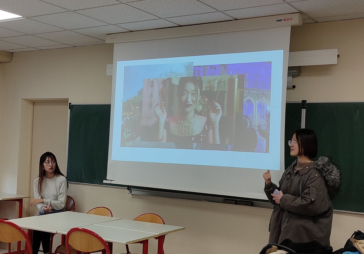 IUT_Sceaux's tweet photo. I-Days (International Days) à @IUT_Sceaux @UnivParisSaclay: présentation de cultures différentes, French World Cup, communauté U-report, poursuite d'études... Quelles découvertes pour nos étudiants! https://t.co/AZkohsSMAA