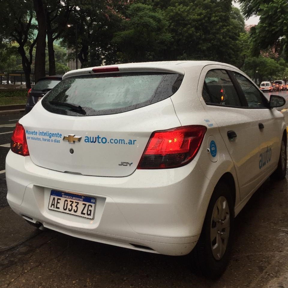 jotaleonetti's tweet image. #CarSharing 🧍♻️🚘
Me avisa @Awtoar que lanzó #promo por #lluvia 🌧️
Hoy el tiempo #estacionado no se cobra. Sólo pagas los minutos en marcha ($10/min). 
Lo abrís con la app, lo tenés todo el día y cerrás viaje en cualquier parking de Awto.com.ar. 

#MoveteInteligente