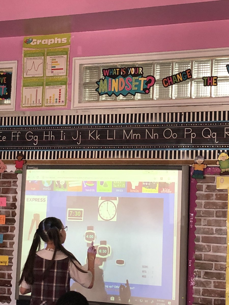 PrincipalFan1's tweet image. Grade 1-1 learning how to tell time. #tellingtime #analogclock #digitalclock @BXNEEBSchools @ArchNY_Schools