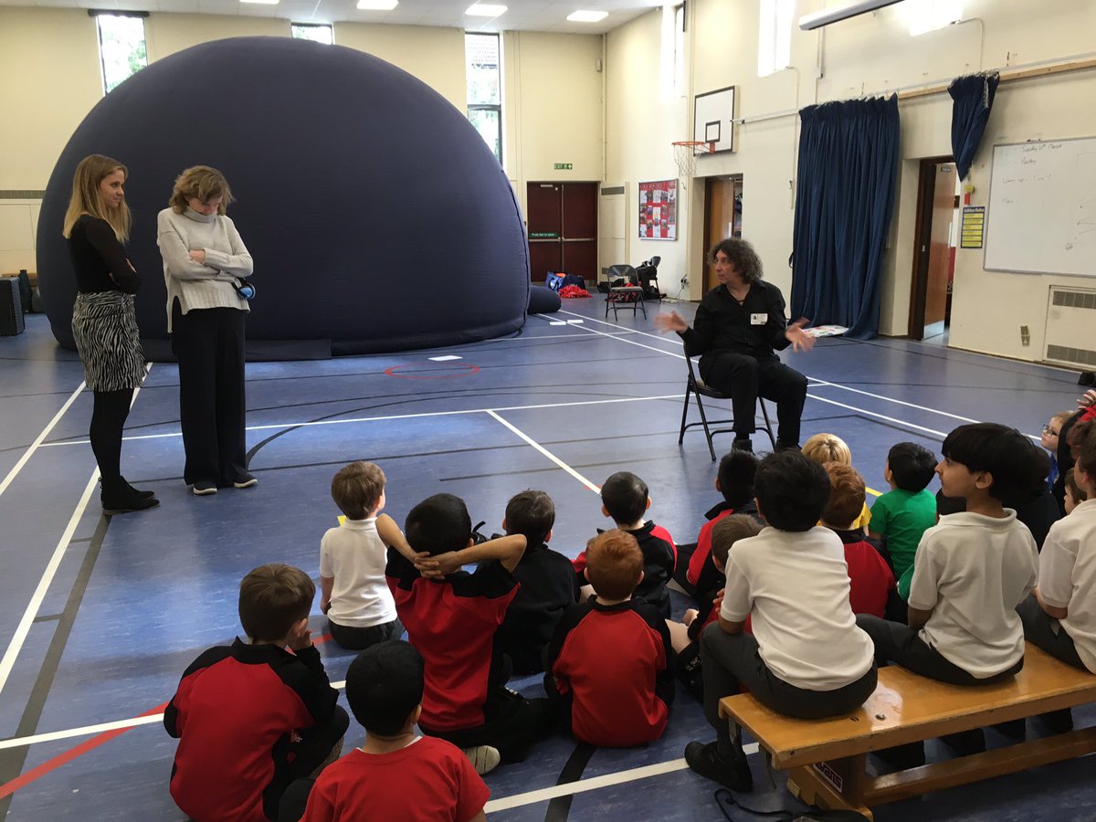 StColumbasLPrep's tweet photo. Lower Prep are eagerly awaiting their turn in the Science dome. #sccscience #headandheart https://t.co/D6BjKvH21n