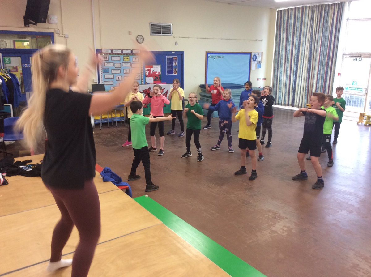 blaenhonddan's tweet photo. #bhpyear4 enjoying “Follow the leader” with @ConfiDance_Co https://t.co/SEE9iVpOLb