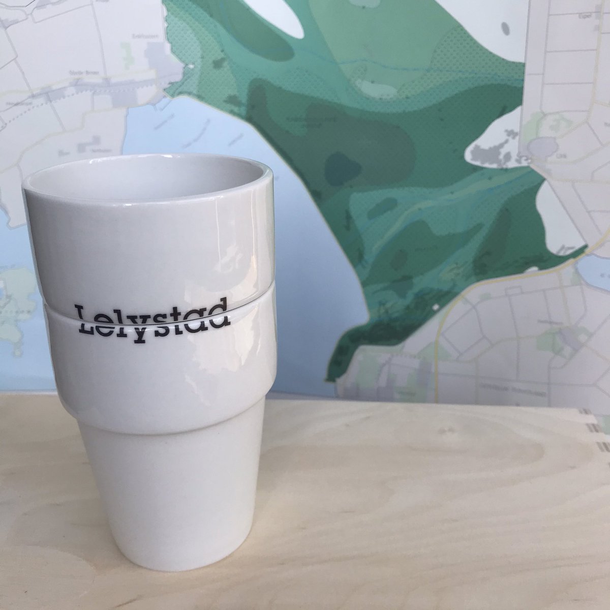 Beker-sets van verschillende dorpen uit Flevoland! € 19,95. Ideaal als, bijvoorbeeld verjaardagscadeau of relatiegeschenk.  xtrawaard.nl #flevoland #zuiderzee