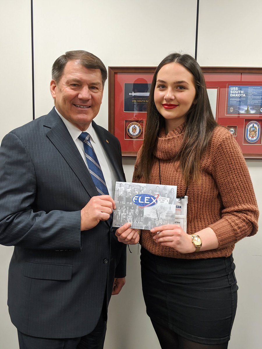 Katerina from #Serbia is spending an exchange year in #SouthDakota, and today she met <a href="/SenatorRounds/">Senator Mike Rounds</a> and talked about how she's enjoying life in the Mount Rushmore state! #ExchangeOurWorld #CivEdWeek #FLEXProgram