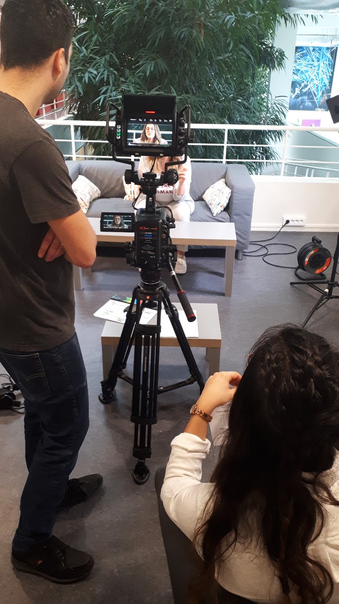 🎬 Aujourd'hui, le département #numérique et #médias réalise deux #tournages : le premier en salle creamoocs au sujet des clichés sur les études en sciences humaines et sociales, le second dans un espace blabla pour #PEPITE3EF, au sujet des #étudiantes #entrepreneures ! 💪