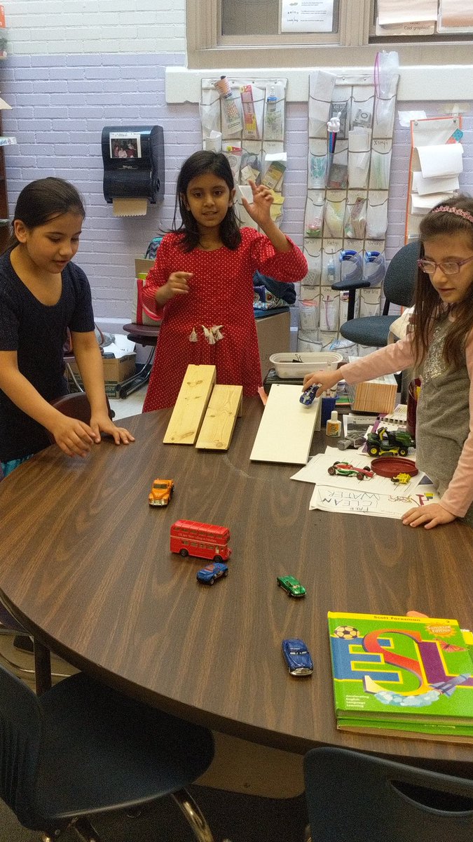 SassonTeach's tweet photo. #scienceisfun #learningisfun 2nd graders learning about force and motion at Eagle Point Elementary School.  #allinforalbany https://t.co/XdTerQn4hG