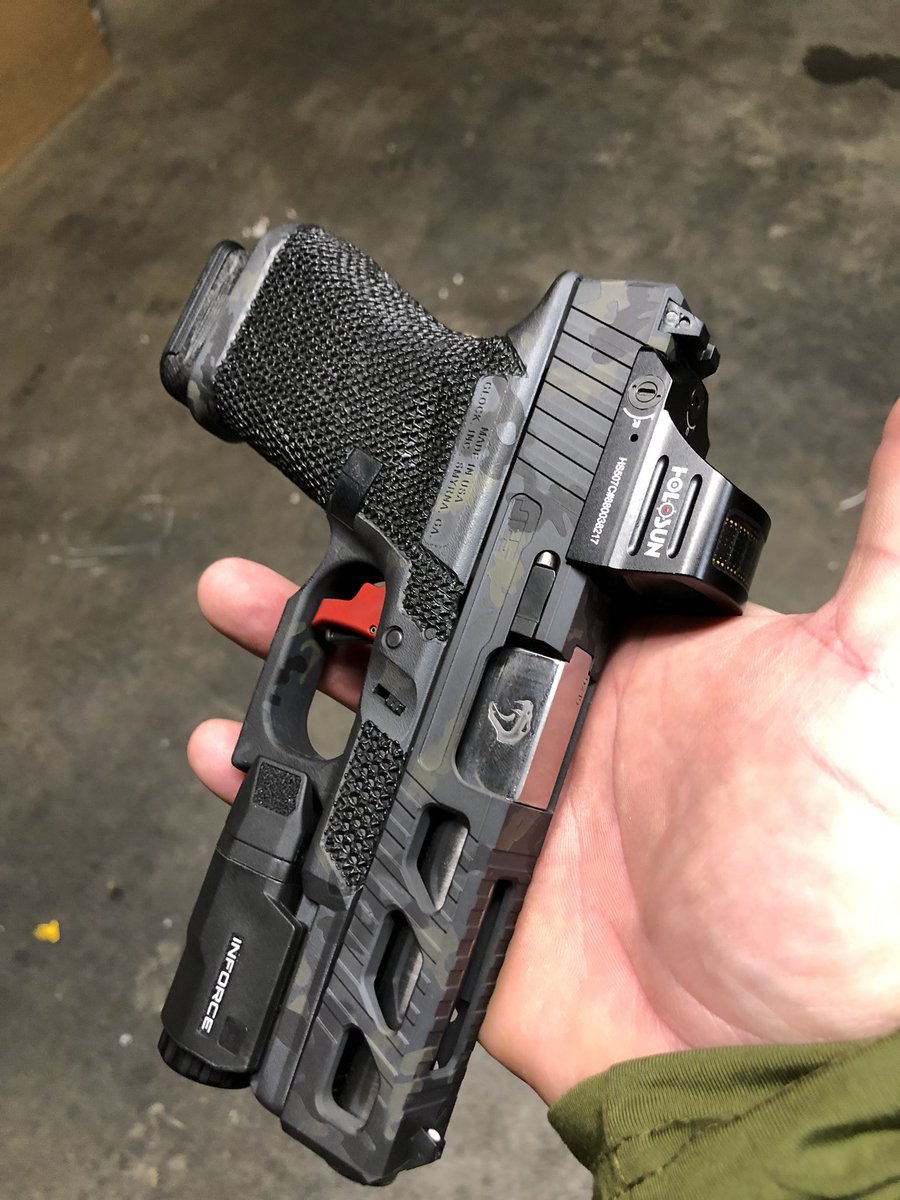 mcintosh160's tweet photo. More #GlockPerfection pics... got the EDC Cerakoted and stippled last night. Another late night in the garage but turned out decent I suppose ๐ #EDC #CCDW #Glock19 #9mm #Glock #Holosun #Cerakote https://t.co/QCWGOGaz52