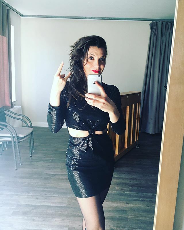 MissAnikaL's tweet photo. Today’s audition outfit...let’s rock! 💃🏻🤘🏾😘 #herewego #stagetime #audition #musical #rock #strong #artists #stage #showgirl #loveit #thestageisyours #time #alltheworldsastage
#keepsmiling #hello #actress #singer #dancer #triplethreat #stage #tv #film… https://t.co/wjhUz5XVvb https://t.co/nKcg8dAyyY