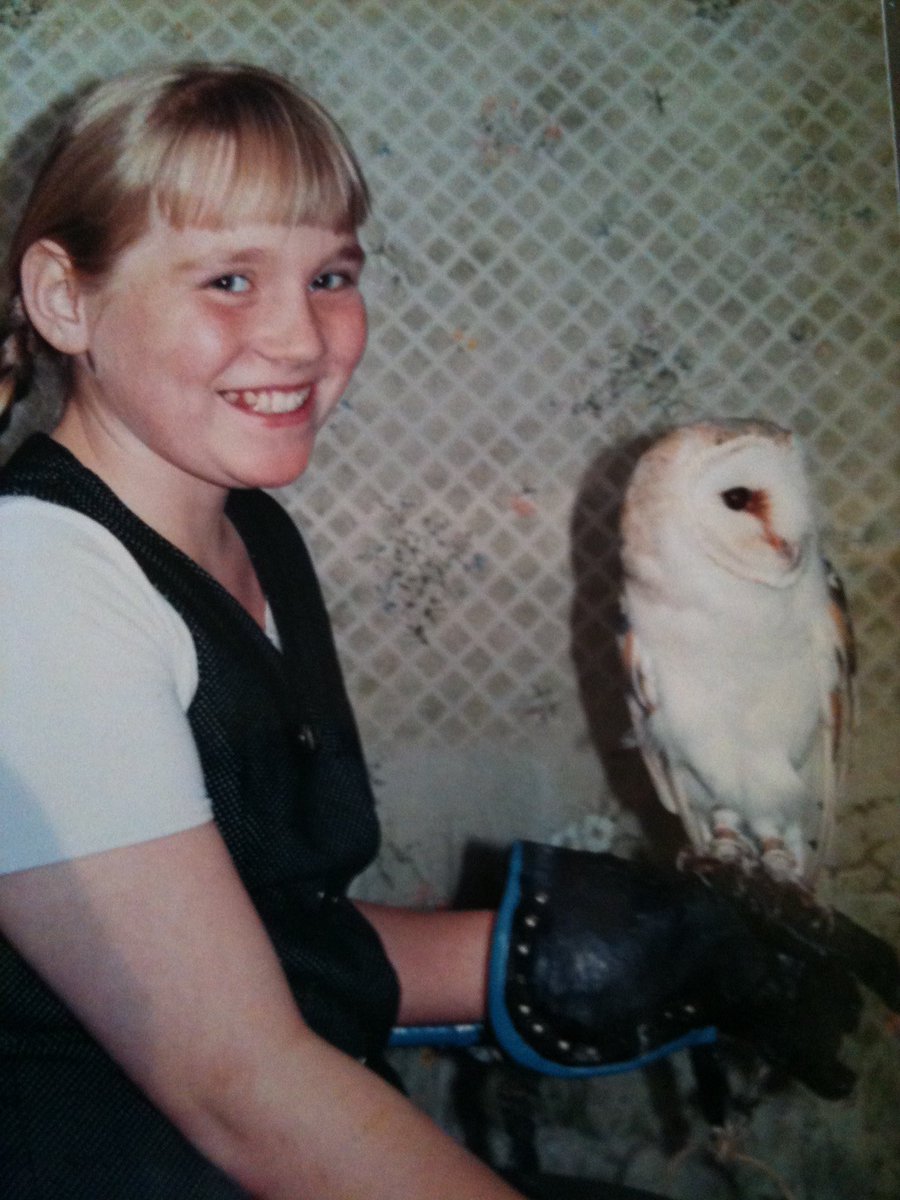 Littletinker25's tweet photo. @gregjames Not only did this happen to my sister at school, we have continued this theme into into adult life😂🦉 https://t.co/bHkFEfO01E