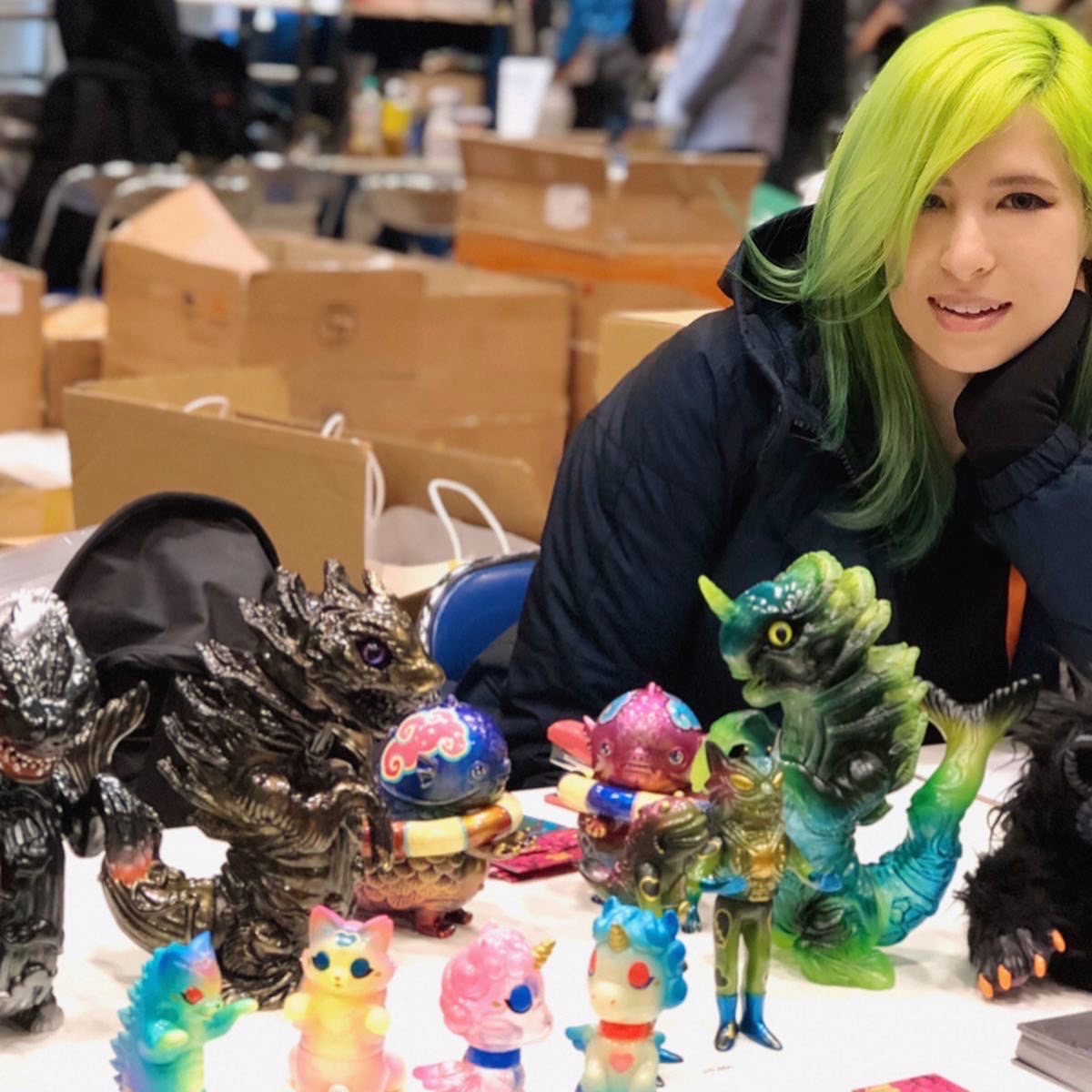 UCCProjects's tweet photo. @Candie_Bolton at Wonder Festival in Japan last month~

#CandieBolton #sofubi #ソフビ #vinyltoy #softvinyltoy #artist #painter #femaleartist #art #arttoy #arttoys #toy #玩具 #doll #toystagram #illustation #design #獨角獸 #unicorn #rainbow #aura #WonderFestival #wonderfest2020 https://t.co/qkJ4iMWfjv
