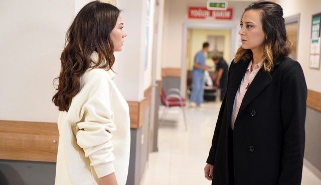 BU AKŞAM | Benal ve Zeynep’in arasında soğuk rüzgarların esiyor! ranini.tv/dizi/dogdugun-… #DoğduğunEvKaderindir yeni bölümüyle <a href="/tv8/">tv8</a>'de ekrana gelecek.. #RaniniTv