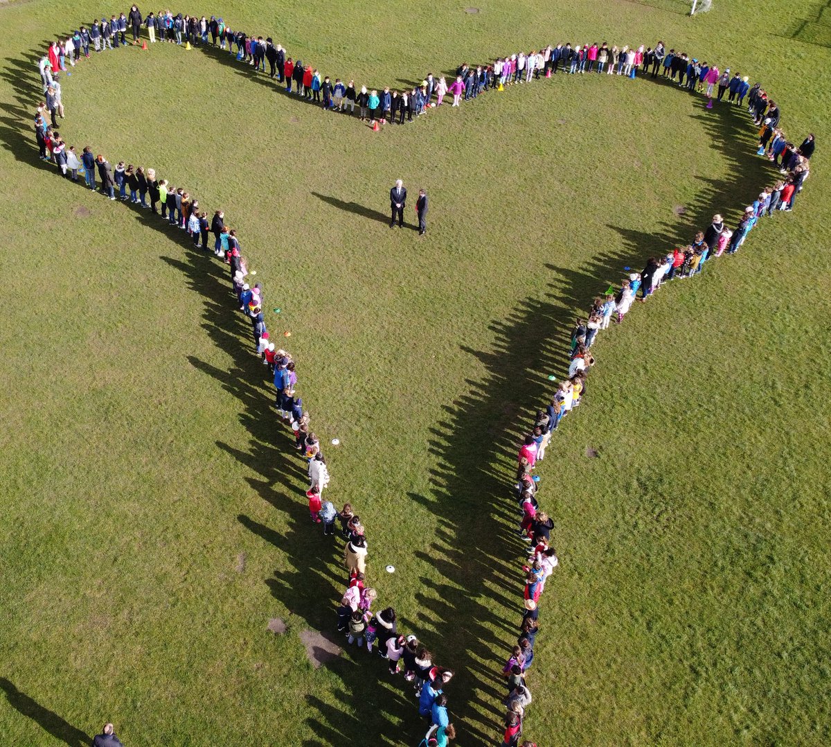 lfidublin's tweet photo. For France's 1st National Day honouring the victims of terrorism, @lfidublin was proud to welcome Ambassadors 🇫🇷 @stephanecrouzat and 🇪🇸 @ildefonsocastro The 300 pupils &amp; staff expressed their #solidarity and their #fellowship by doing a ♥️ All united! @FranceinIreland @aefeinfo https://t.co/Zuv2t0e2eP