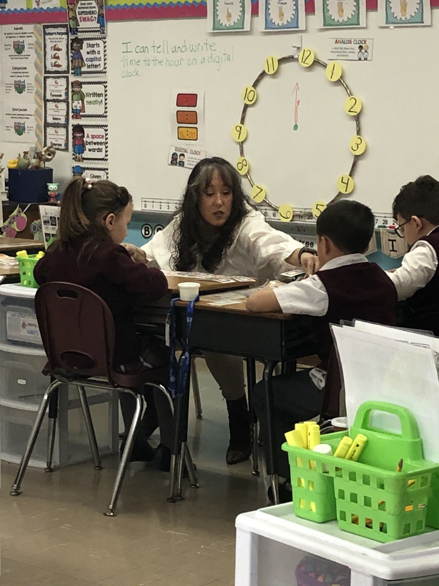 PrincipalFan1's tweet image. First grade telling time! #tellingtime #analogclock #digitaltime @BXNEEBSchools @ArchNY_Schools @MSheridanNEEB