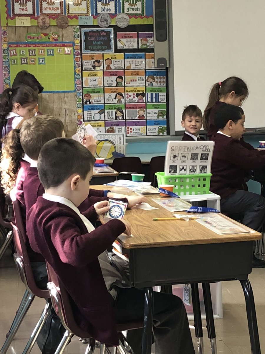 PrincipalFan1's tweet image. First grade telling time! #tellingtime #analogclock #digitaltime @BXNEEBSchools @ArchNY_Schools @MSheridanNEEB