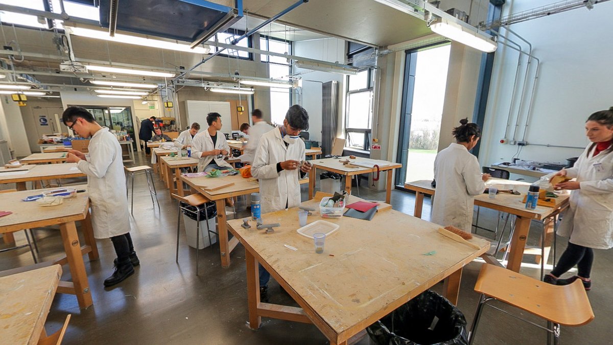 LboroDesign's tweet photo. The multi materials workshop is used for the hand and machine modelling of artefacts and prototypes. The majority of the area comprises of 24 large workbenches used by students for wood and foam working.
View the workshop and facilities π https://t.co/C7TkUBEWHf
#LboroDesign https://t.co/PPGPIsID4N