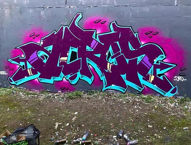 BombingScience's tweet photo. Keeping if fresh with the new steez and killer color combo.⁠
⁠
ACROS⁠
@neville_bartos_⁠
⁠
#graffiti #instagraffiti #loveletters #bombingscience⁠
⁠ https://t.co/0cMk9NjMTX | https://t.co/9ND6k9IKQx
