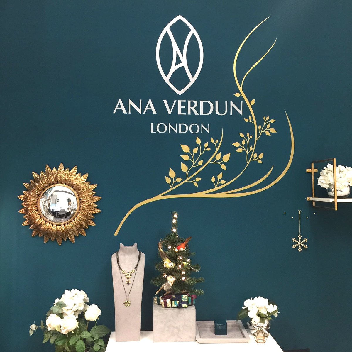 Cabbages & Frocks tweet media