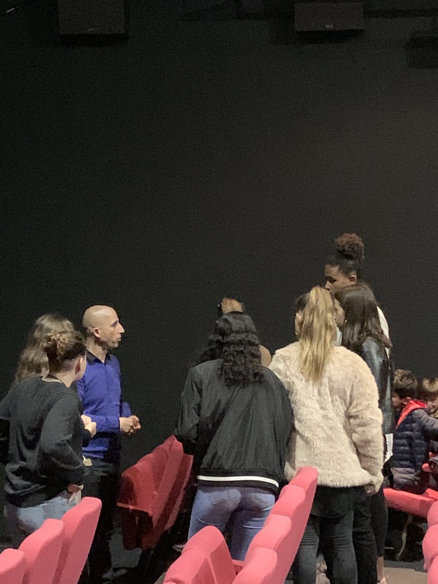 jeremykiffel's tweet photo. ✅Le #CMJC organise un grand « débat jeunes » pour favoriser les échanges autour du harcèlement à l’école. Un #reportage @KISSFMFRANCE 😡Près d’un élève sur dix est victime de harcèlement pendant sa scolarité. @MJCPicaud @villecannes #HarcelementScolaire @davidlisnard https://t.co/4uVTBdTLbT