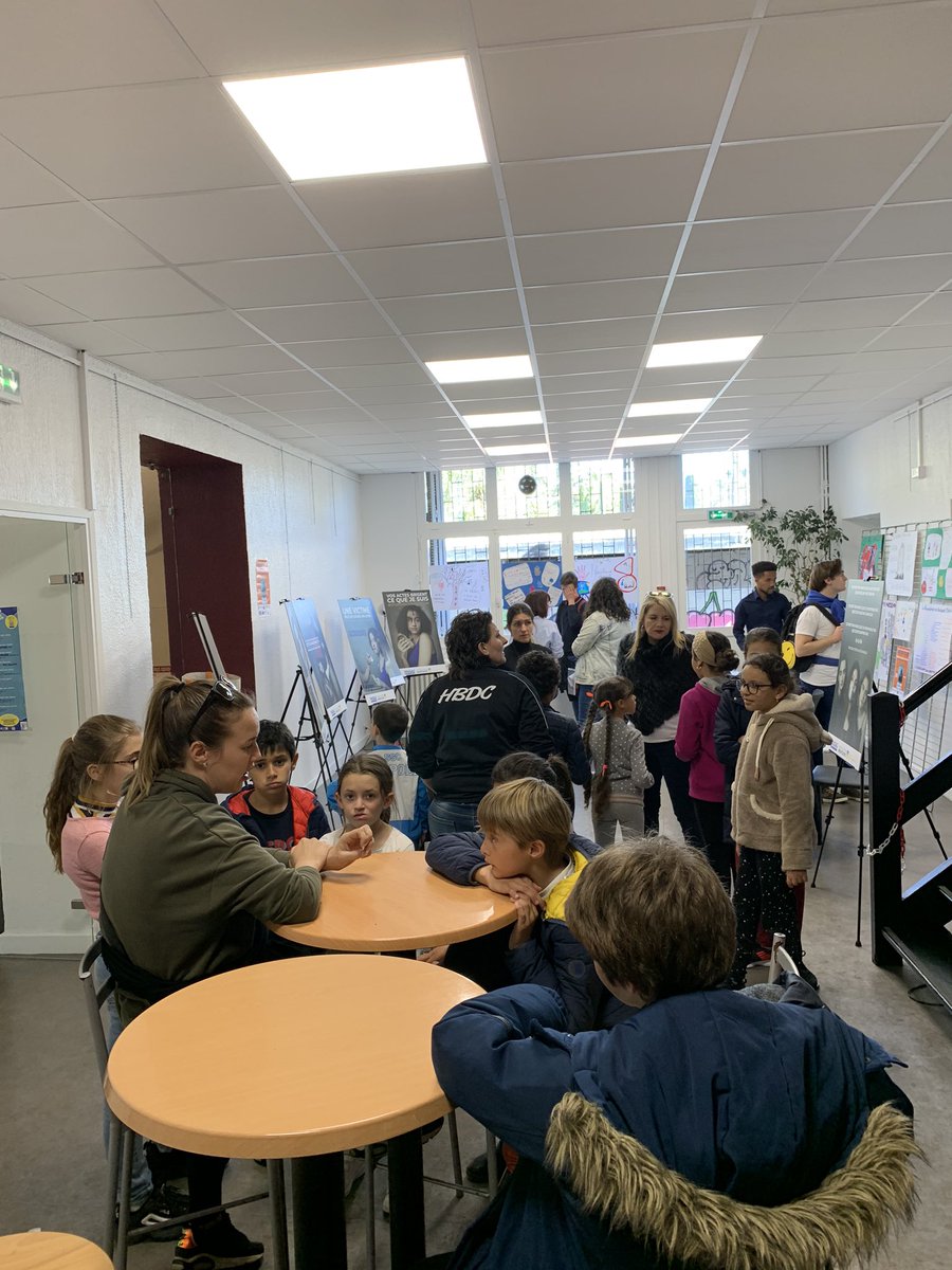 jeremykiffel's tweet photo. ✅Le #CMJC organise un grand « débat jeunes » pour favoriser les échanges autour du harcèlement à l’école. Un #reportage @KISSFMFRANCE 😡Près d’un élève sur dix est victime de harcèlement pendant sa scolarité. @MJCPicaud @villecannes #HarcelementScolaire @davidlisnard https://t.co/4uVTBdTLbT
