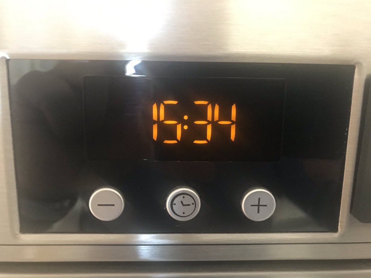 AltieriLuca's tweet image. #ibmcloudonair #startibmcloud sono le 1530 al mio forno di casa perché #iostoacasa ma la nostra esperienza  #Ibm cloud con le aziende  non si ferma!
#ibmnonsiferma #milanononsiferma #Italianonsiferma #tuttoandrabene @ecereda @alex_lavolpe @Decollanz @RangoneAndrea @ErminiaN