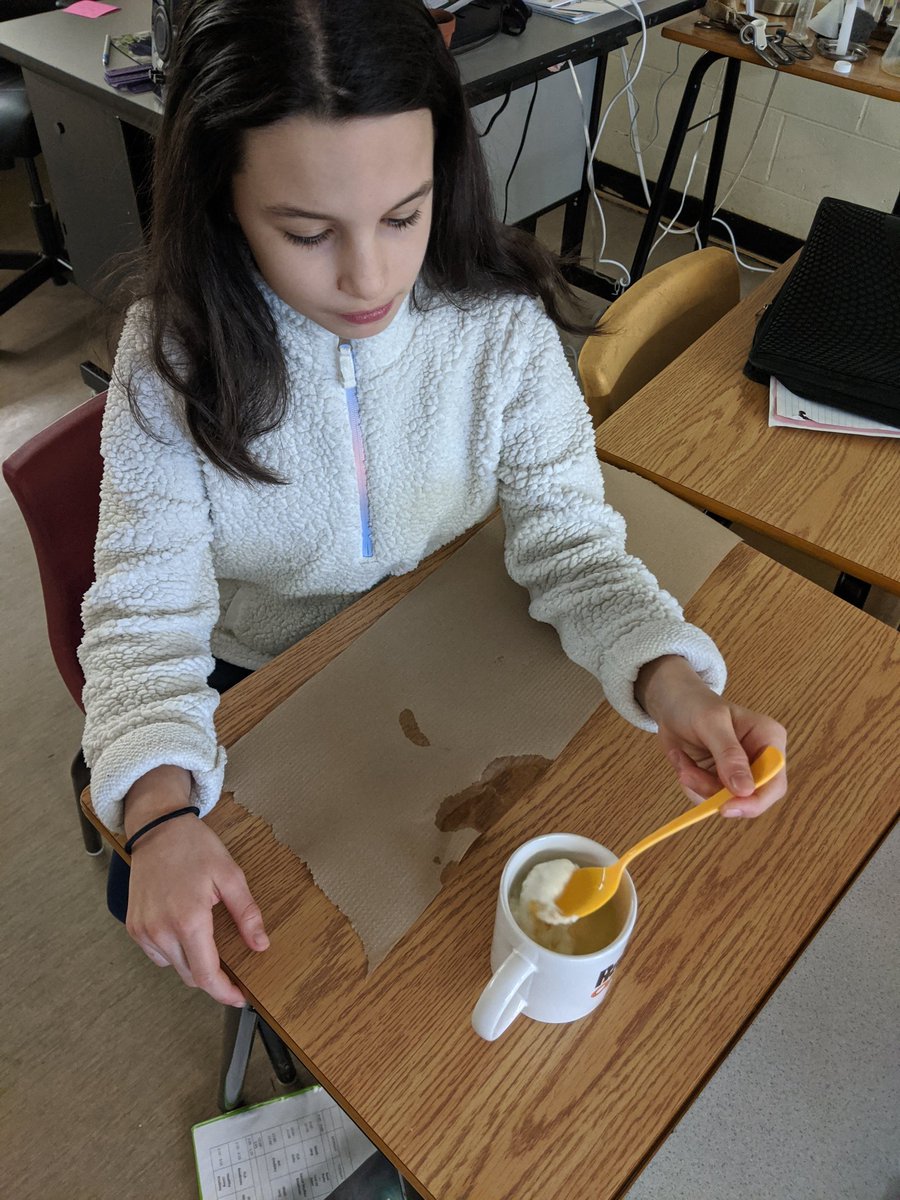 SonjaGoold's tweet image. Take some vinegar, add some hot milk, and voilà! Casein plastic beads. Learning about polymers and chemical reactions through art with @maryledgerart #ThanksToYouHalifax #7Science #STEAM