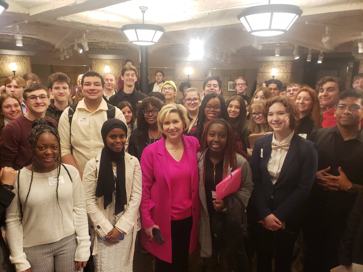 Starting our <a href="/BurnsvilleHS/">Burnsville High School</a> day at the Capitol with a welcome from First Lady Gwen Walz.