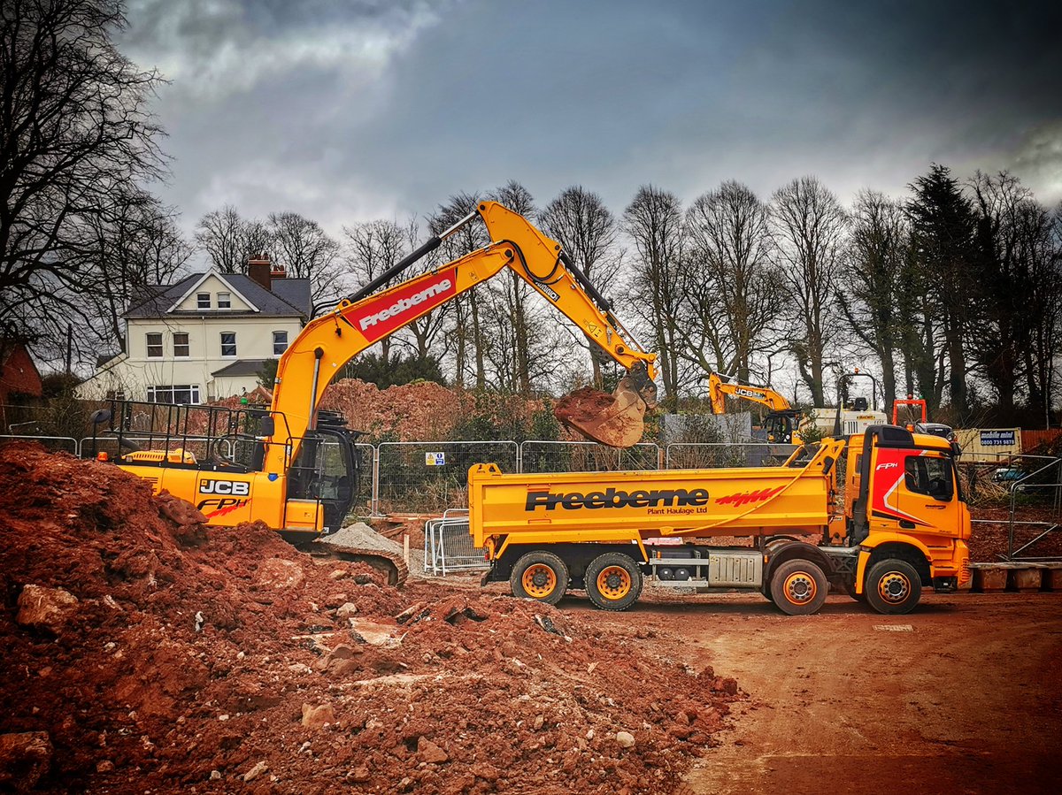 FreebernePlant's tweet photo. Muck, muck glorious muck 

#muckshifter #tipper #jcb #muckaway https://t.co/hkO6CgSRCt