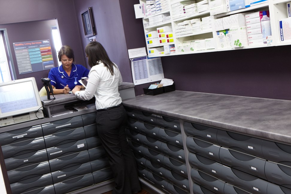 T3Design_Chris's tweet photo. designing #pharmacyspace is not just about how you use the space but also what equipment you put where!
Check out this handover area with clever low height scripts waiting coloured drawers, just the right solution #pharmacydesign #dispensarydesign #uksnumber1pharmacydesigners https://t.co/u59Ox1x4Ys