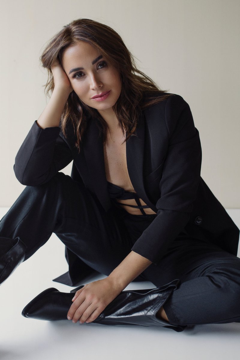La actriz y cantante colombiana Májida Issa presentará los PLATINO Xcaret junto con Omar Chaparro signosnoticias.com.ar/majida-issa-pr…